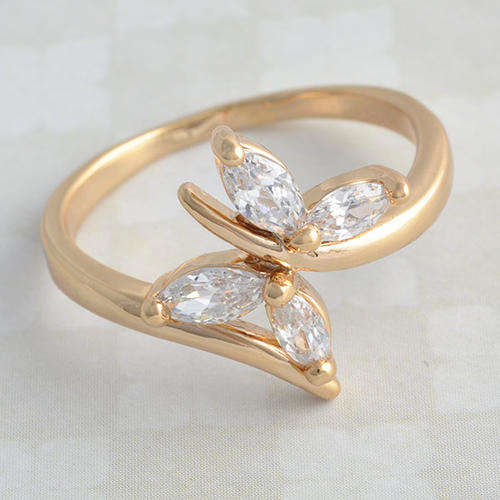 Beautiful 9k Yellow Gold Filled Clear CZ Ladies Flower Ring Size 7